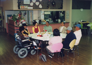 “ふれ愛ホール”でおしゃべり（南部川村保健福祉センター）の写真