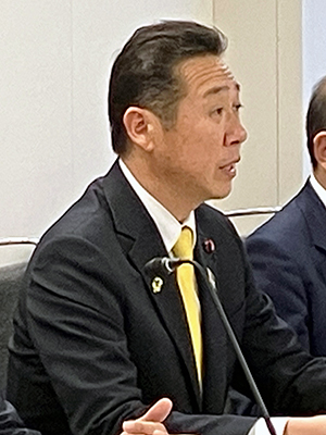 発言する黄川田大臣