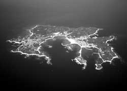 空からみた佐久島の写真
