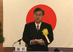 山崎総務副大臣の写真