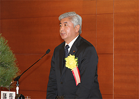 中谷衆議院総務委員長の写真