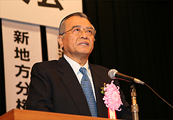 神崎公明党代表の写真