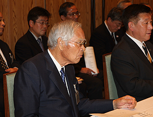 国と地方の定期意見交換会に山本会長が出席の写真３