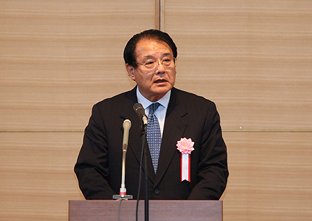 麻生渡全国知事会長（福岡県知事）の写真