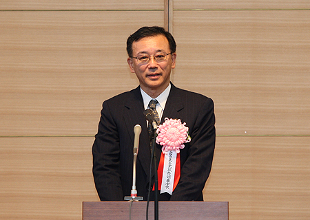 谷垣禎一自民党政務調査会長の写真