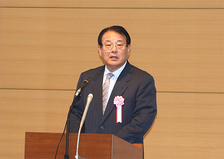 麻生渡全国知事会長（福岡県知事）の写真