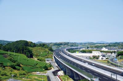 平成24年4月に開通した新東名高速道路