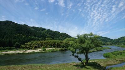 南山城村の中央をゆったりと「木津川」が流れています