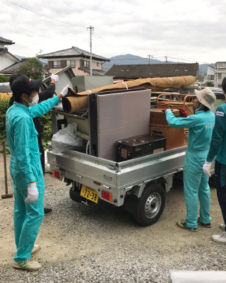 町内空き家の清掃活動