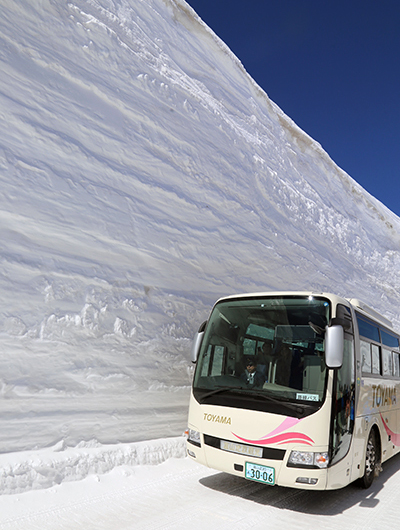 立山黒部アルペンルート「雪の大谷」