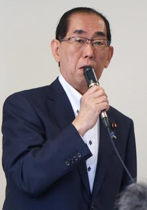 発言する松本総務大臣