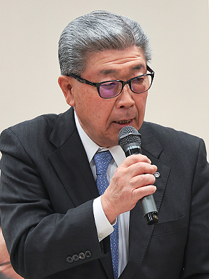 発言する吉田会長