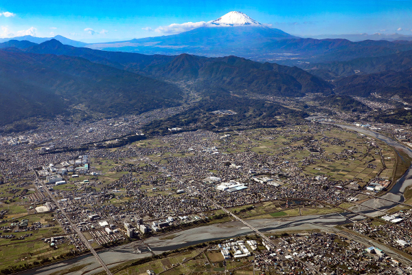 酒匂川流域に形成された扇状地に広がる、人と自然が調和した「田舎モダン」なまち開成町
