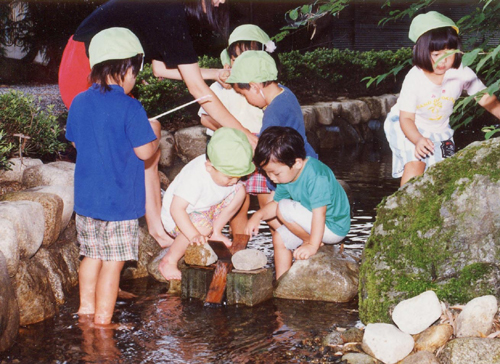 せせらぎ水路の写真