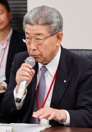 発言する吉田会長