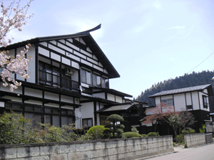 ロマンチックな雰囲気を漂わせる金山型住宅(川崎）