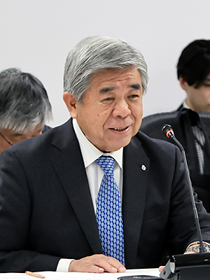 発言する棚野会長