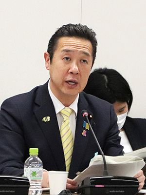 発言する黄川田大臣