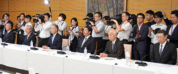 地方六団体側