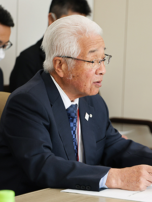 中島財政委員長
