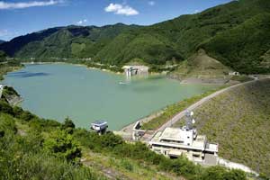 味噌川ダムと奥木曽湖