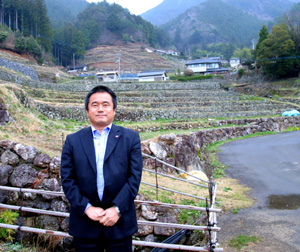ふるさと会会長の田村さんの写真