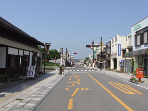 電線類の地中化を実施し、景観に配慮した街並みの写真