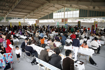 全国ご当地鍋フェスタの様子の写真