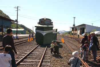 小坂鉄道まつりの様子の写真