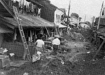 羽越大水害に見舞われた村の中心部（下関）の様子の写真