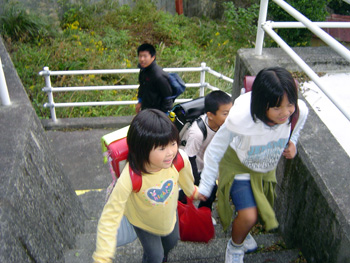 錦小学校登下校時避難訓練の写真