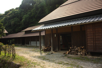 昭和30年代の農家住宅をイメージした里地屋敷の写真