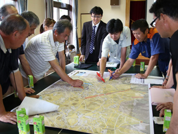 住民による防災マップづくり（避難体制づくり）の写真