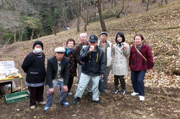 福寿草保存会・船一福寿草を守る会の皆さんの写真