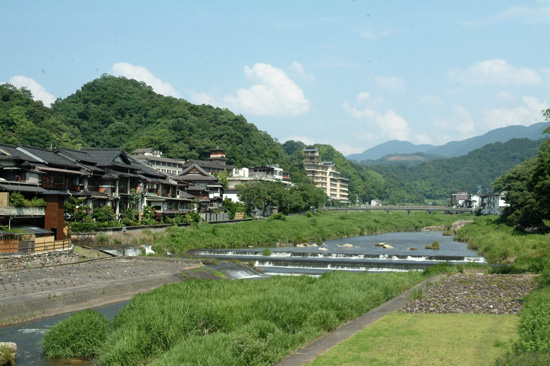 三朝温泉街の写真