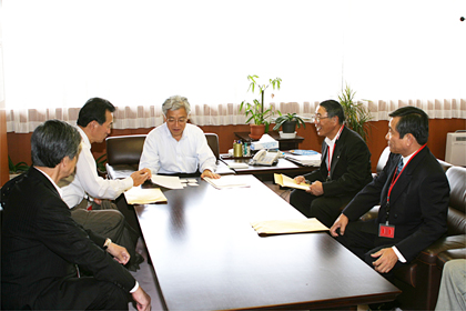 峰久国土交通事務次官の写真