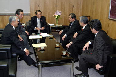 鳩山総務大臣