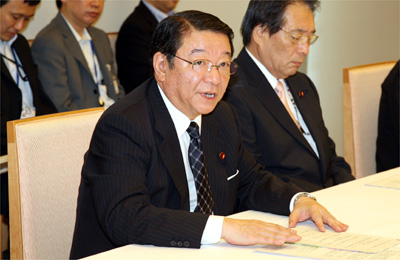 藤村官房長官