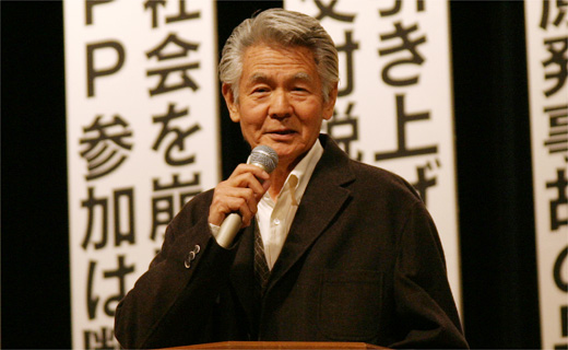 俳優　菅原文太氏