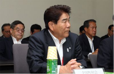 本会からは藤原会長が出席