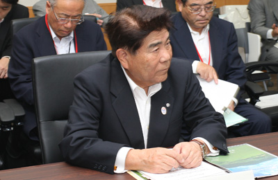 本会からは藤原会長が出席の写真