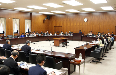 参議院厚生労働委員会の開催状況の写真