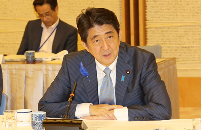 懇談を受けて返答する安倍総理大臣