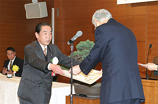 【優良町村代表】近藤和義徳島県日和佐町長の写真