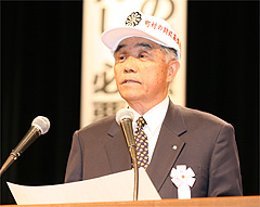 山岡経済農林部会長の写真