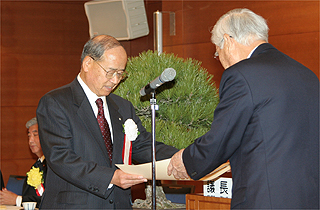 【自治功労者代表】和歌山県みなべ町長　山田　五良　氏の写真