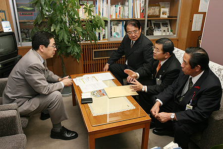 斉藤鉄夫　公明党政調会長の写真