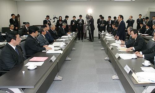 地方財政に関する総務大臣・地方六団体会合の写真１