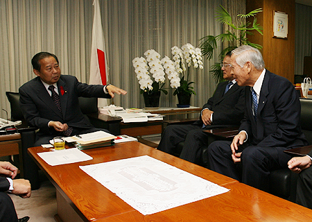 二階総務会長の写真