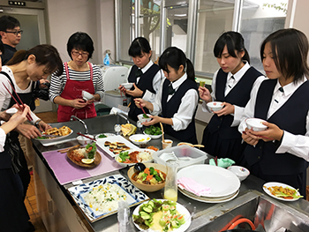 料理コンテストの様子